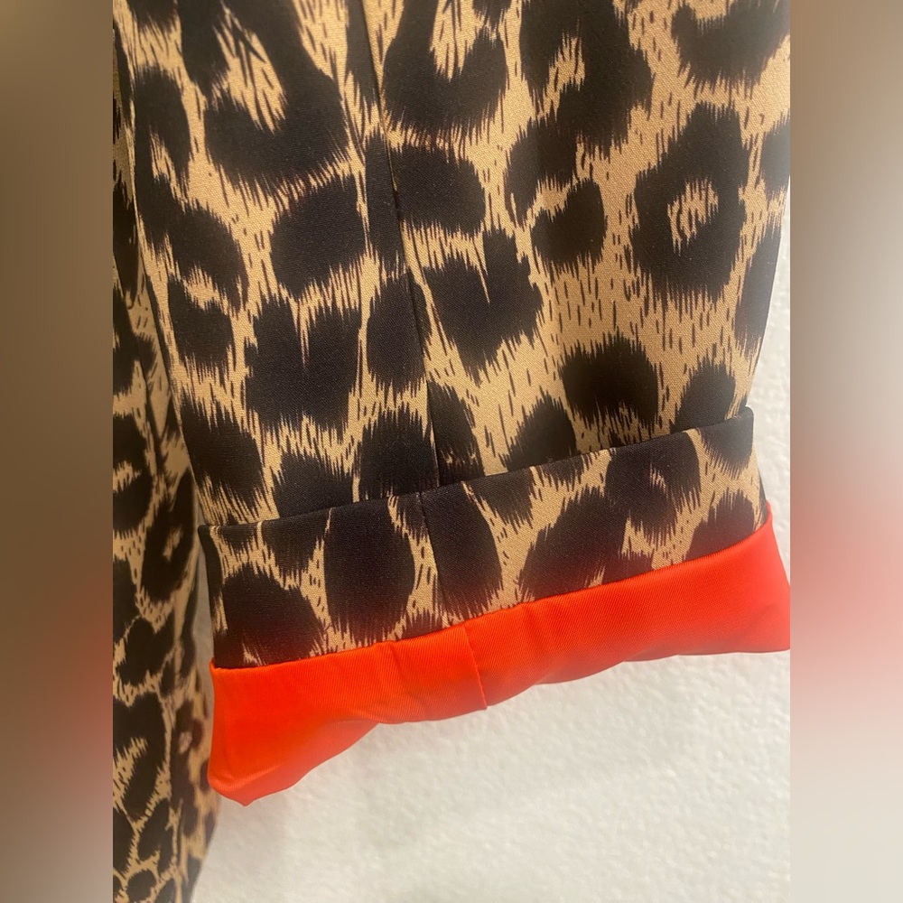 Leopard Print Jacket with Red inside Lining. 
Beautiful cinched waist fit - Picture 5 of 8